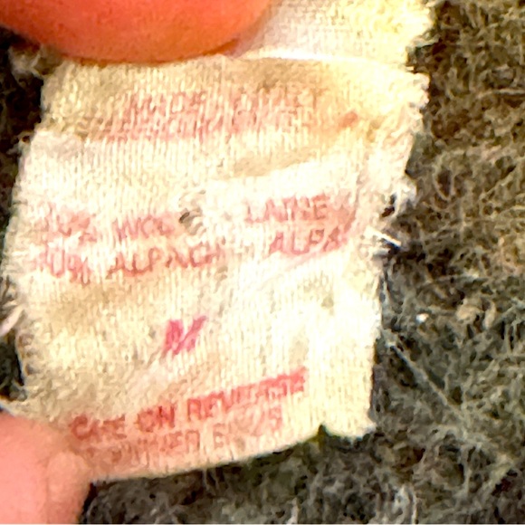 Vintage 70% Wool and 30% Alpaca Italian made knitted women’s sweater size Medium - Picture 5 of 11